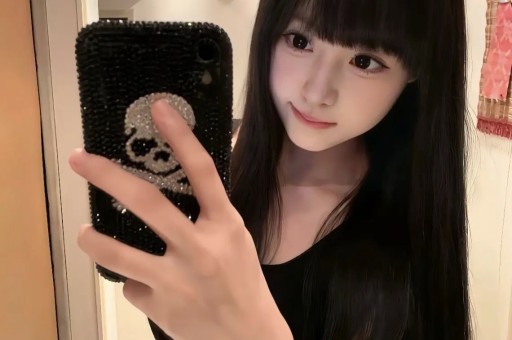 张柏芝：一场跑调的演唱会却让全网破防她告诉我们你可能不完美但无须逃避